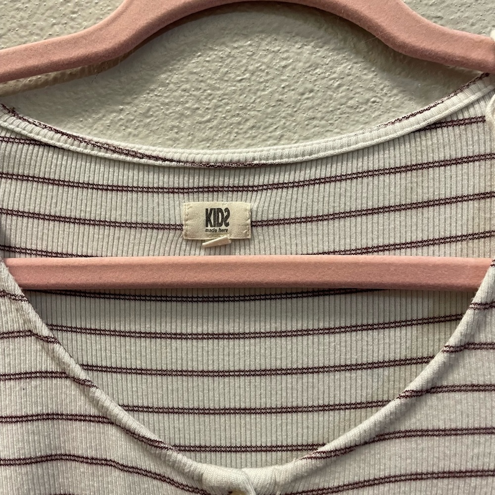 Cotton neck in u t-shirt - Picture 2 of 3